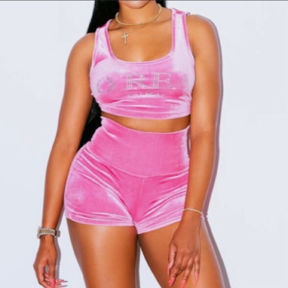 NWOT Gsuwoo SO REAL Two Piece Velvet Set, Pink XL